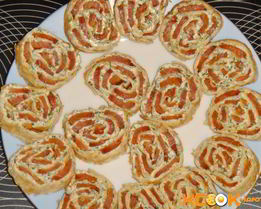 Рулет из лаваша с красной рыбой