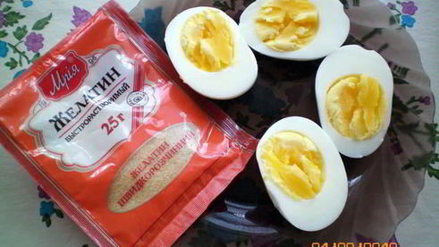 рулет из скумбрии с морковью и яйцом