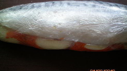 рулет из скумбрии с морковью и яйцом
