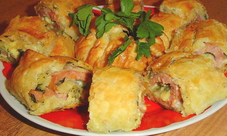 Рецепт рулета из слоеного теста на тему я тебя слепила из того, что было