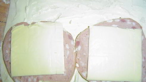 рулет из слоеного теста на тему я тебя слепила из того, что было