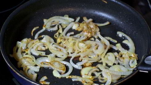 рулет из свинины с овощами