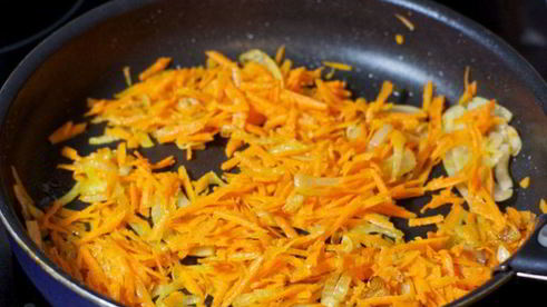 рулет из свинины с овощами