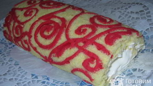 рулет с декоративным украшением