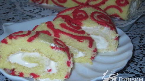 рулет с декоративным украшением