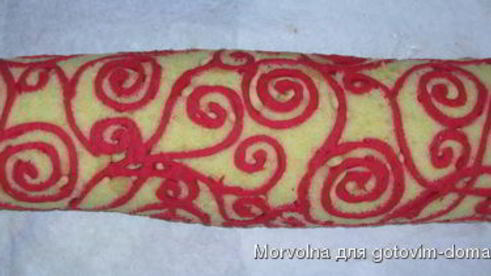 рулет с декоративным украшением