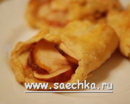Рулет с яблоками