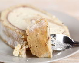 Рулет со взбитыми сливками