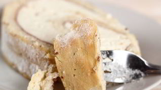 Рулет со взбитыми сливками