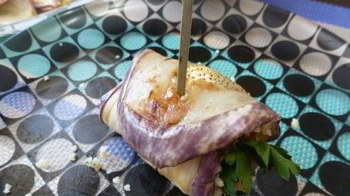 рулетики из баклажанов с кускусом и курагой