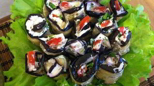 Рулетики из баклажанов