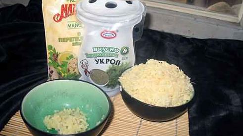 рулетики из крабовых палочек с сыром