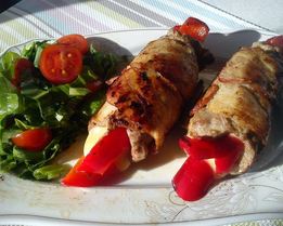 Рулетики с сыром и перцем