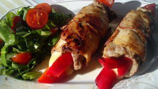 Рулетики с сыром и перцем