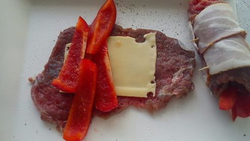 рулетики с сыром и перцем