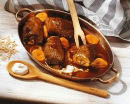 Рулеты с фруктовой начинкой