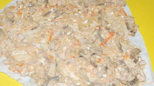 теплые рулетики с мясом и грибами