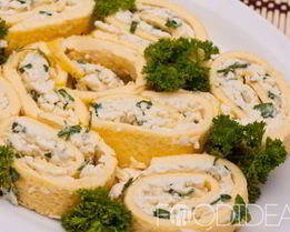 Яичный рулет с плавленым сыром