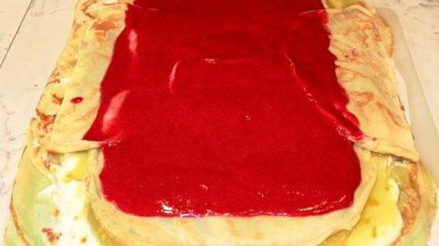 яркий фруктово-блинный рулет с рикоттой нежность