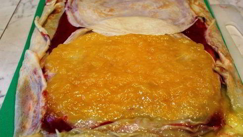 яркий фруктово-блинный рулет с рикоттой нежность