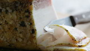 Сало с карри и мятой