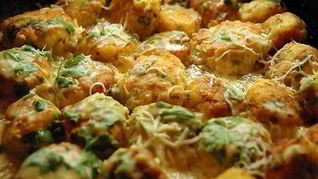 Шарики из куриного филе в сливочно-сырном соусе