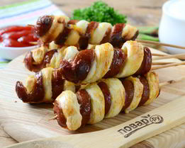 Сосиски в тесте на палочке Твистер