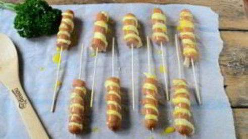 сосиски в тесте на палочке твистер