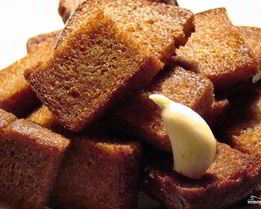 Сухарики с чесноком