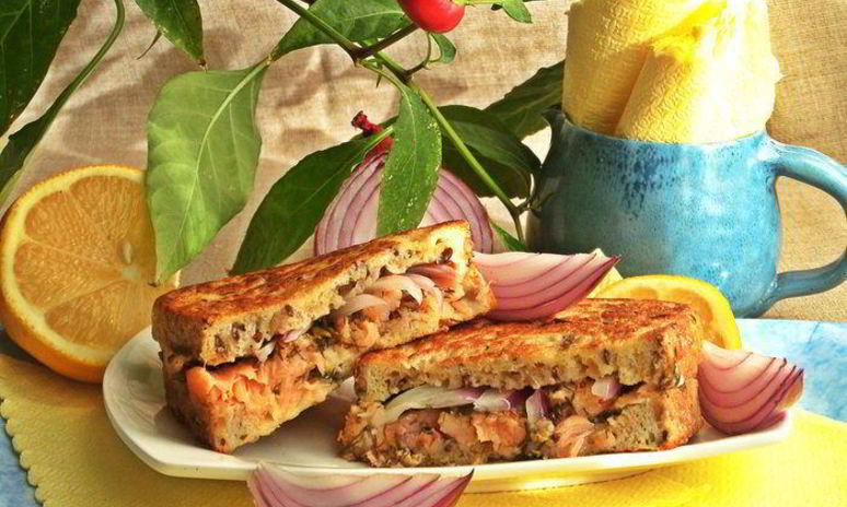 Рецепт горячего сэндвича с лососем