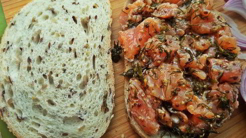 горячий сэндвич с лососем