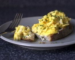 Сэндвич американский с сыром и яйцом