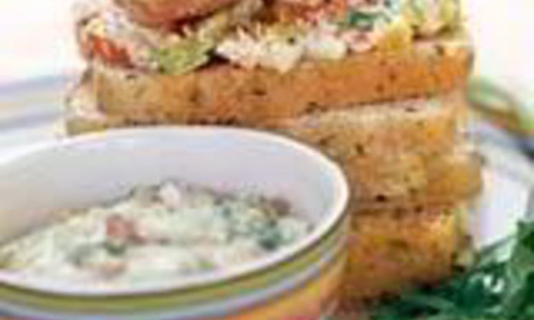 Рецепт сэндвича с куриным салатом и миндалем