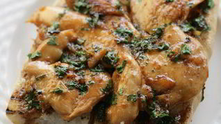 Сэндвич с курицей в арахисовом соусе