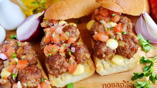 Сэндвич с мясными шариками