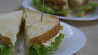 Сэндвич с яичным салатом