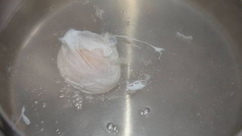 сэндвич с яйцом-пашот и салатом