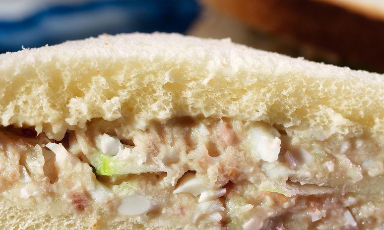 Рецепт сэндвичей на белом хлебе с форшмаком и яблоком