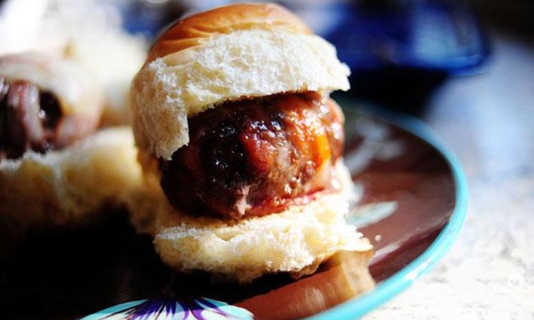 Рецепт сэндвичей с фрикадельками в беконе