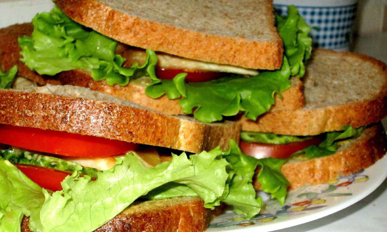 Рецепт сэндвичей с курицей и беконом