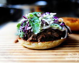 Сэндвичи со свининой и капустой