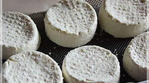 сыр кроттен из молока англо-нубийских коз