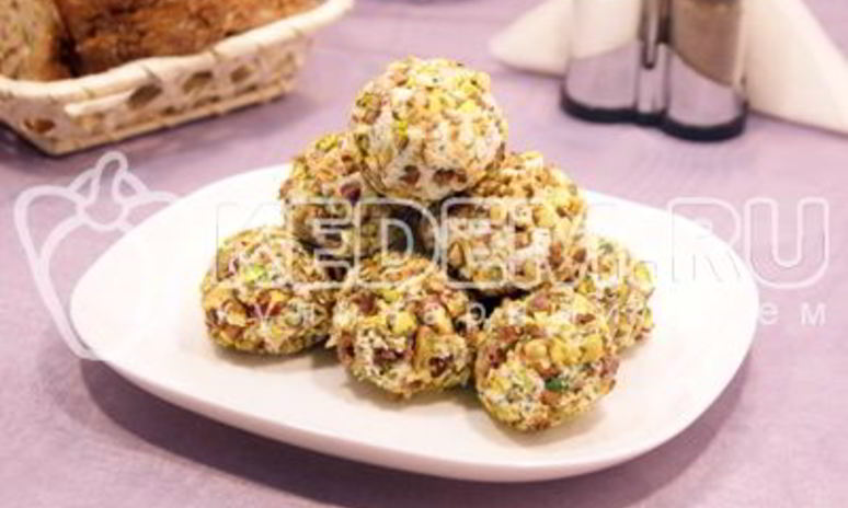 Рецепт сырных шариков с виноградом