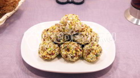 сырные шарики с виноградом