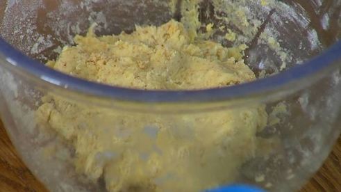 тарталетки с абрикосами и фисташковым кремом