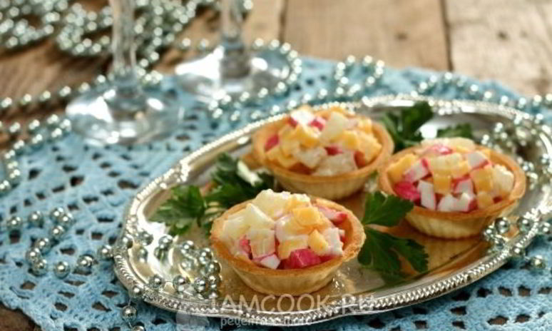 Рецепт тарталеток с ананасами и крабовыми палочками