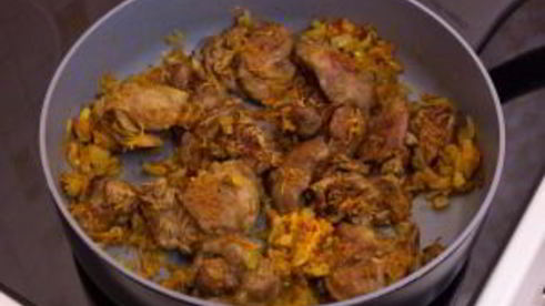 тарталетки с печеночным муссом, перепелиными яйцами и помидорами черри