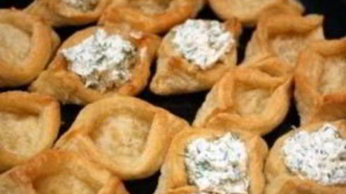 тарталетки с сыром и чесноком