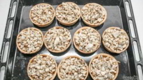 тарталетки с сыром и грибами