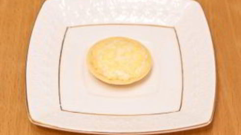 тарталетки с сыром и помидорами